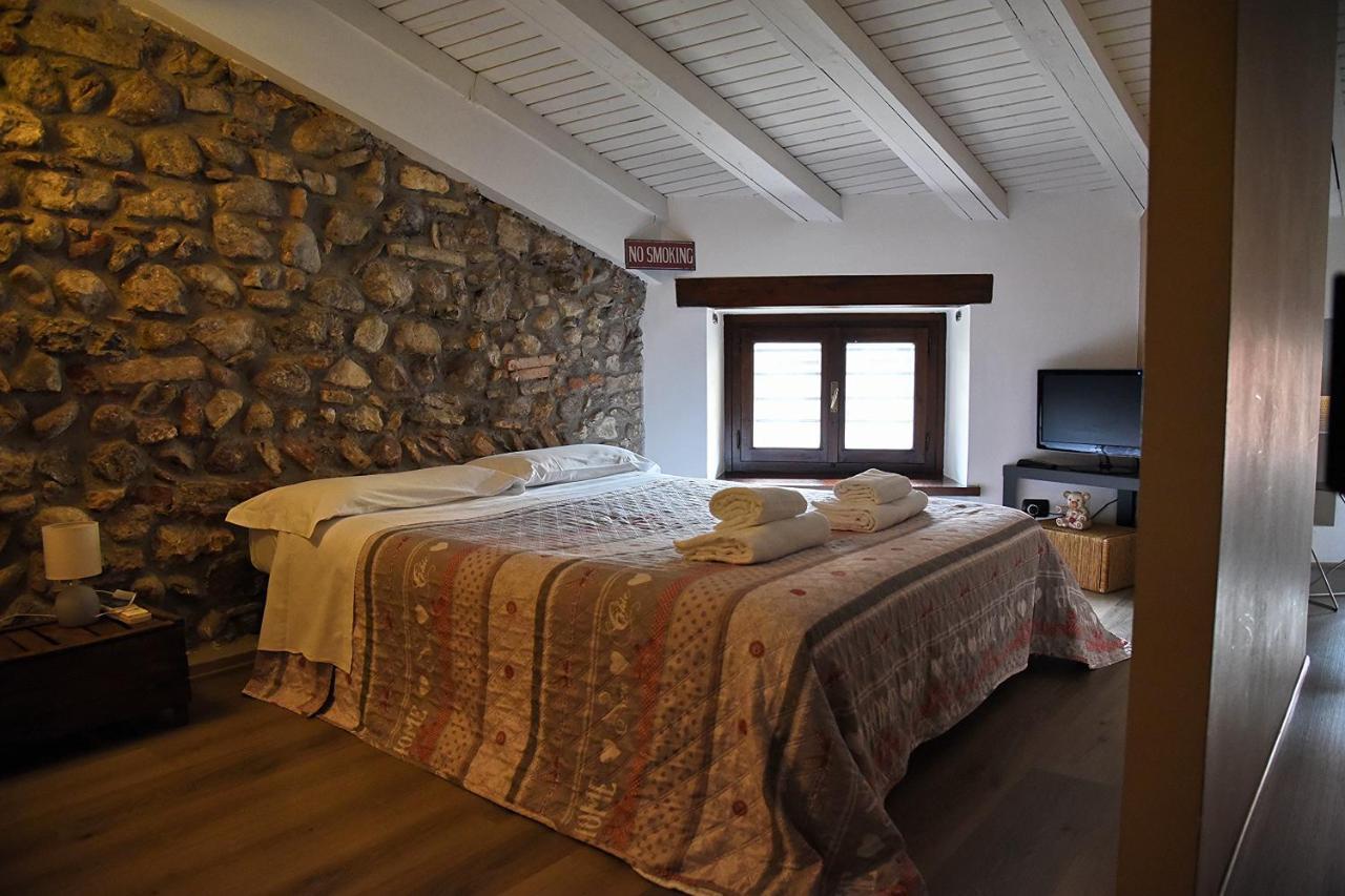 Prigioni House Bed & Breakfast Peschiera del Garda Exterior photo