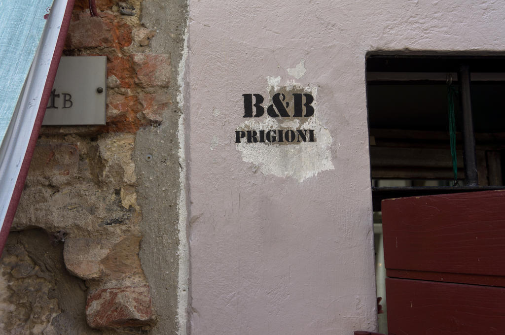 Prigioni House Bed & Breakfast Peschiera del Garda Exterior photo
